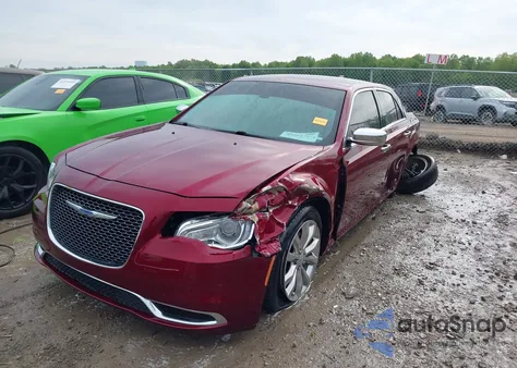 2018 Chrysler 300 Limited Awd z USA, uszkodzony, nr VIN 2C3CCAKG7JH160477